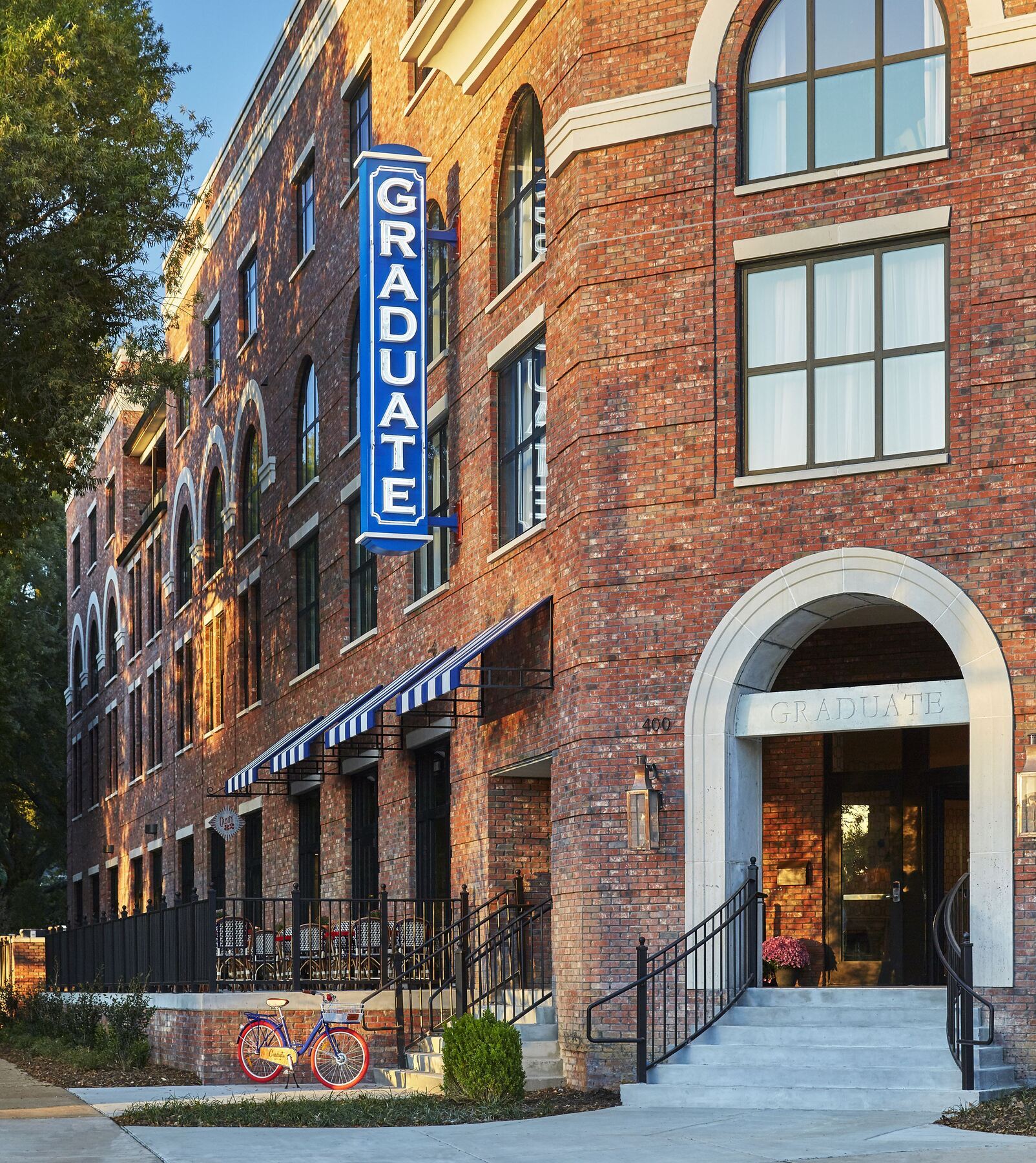 Graduate By Hilton Oxford Hotel Exterior foto